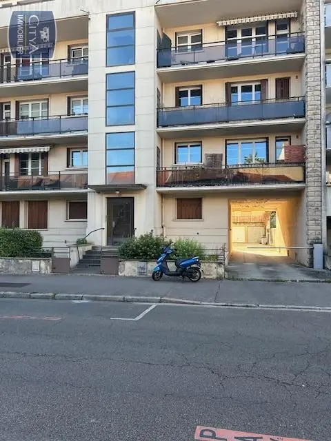 Photo 1 Parking