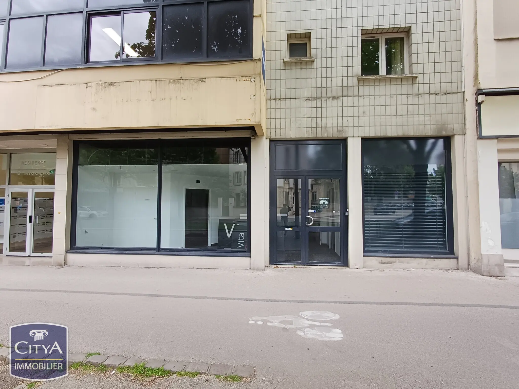 Photo 1 Local Commercial 100m²
