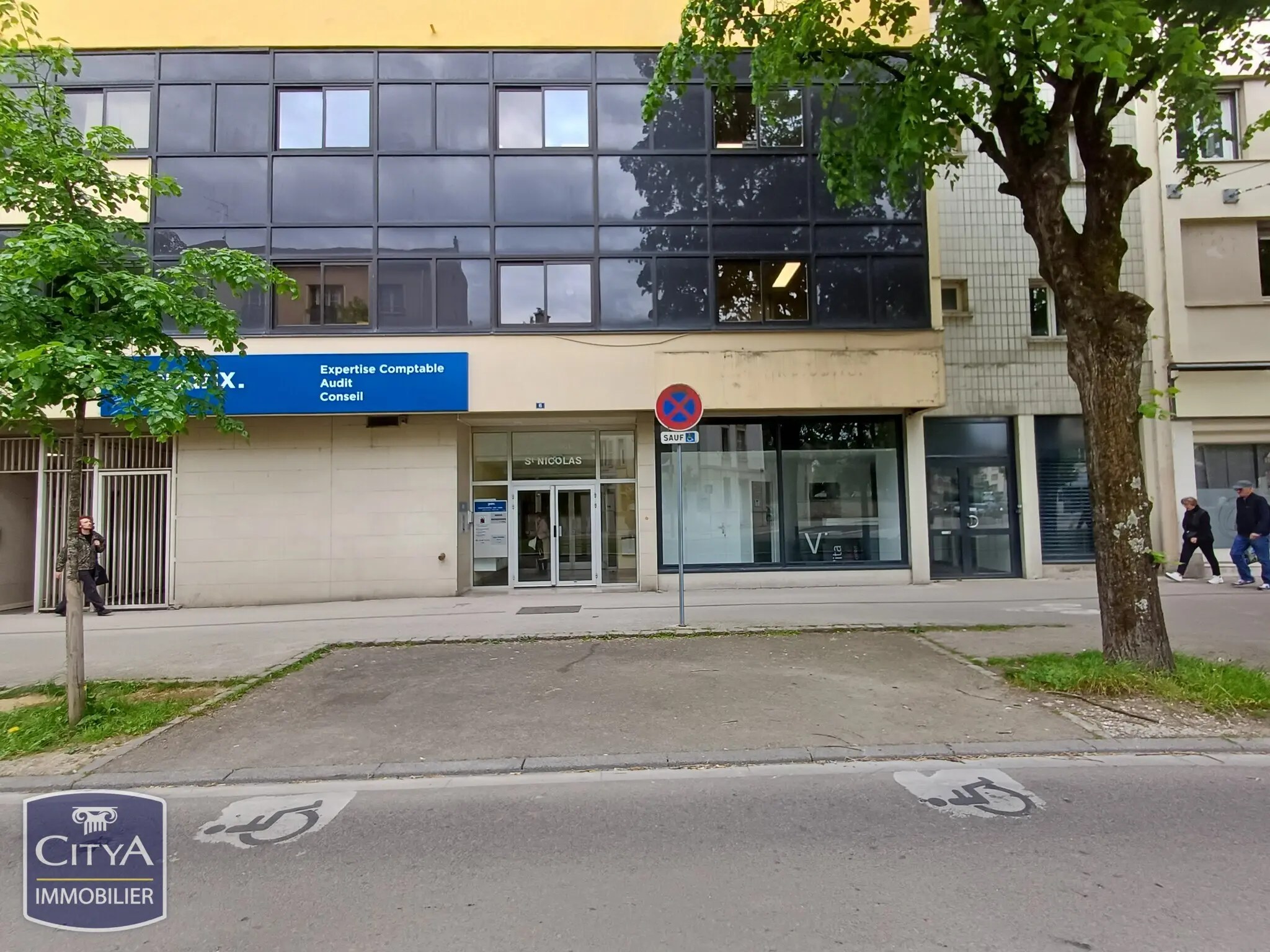 Photo 2 Local Commercial 100m²