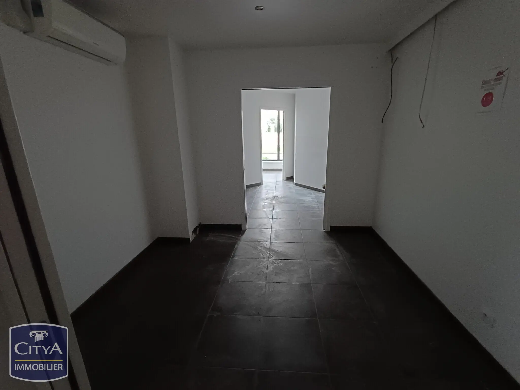 Photo 12 Local Commercial 100m²