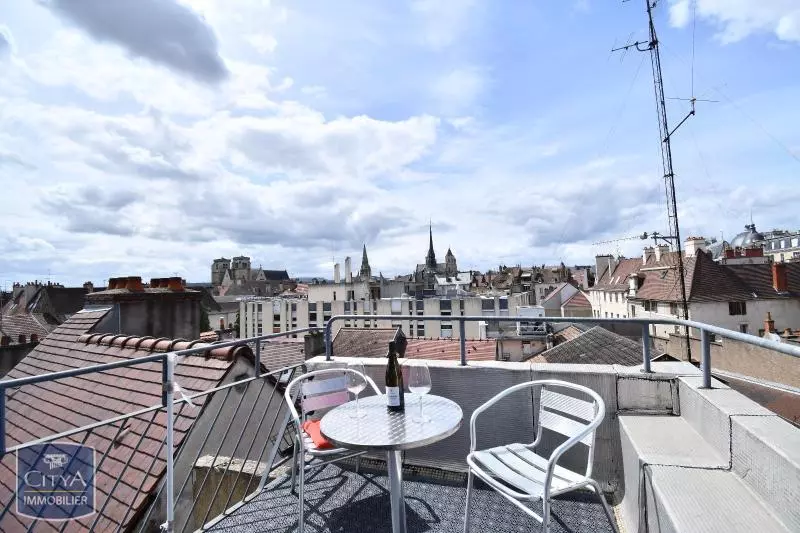 Illustration pour Appartement 5 pièces 112m² Photo Appartement 5 pièces 112m²