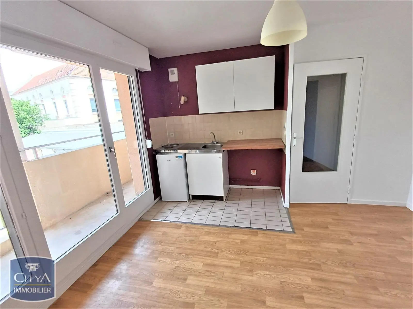 Photo 2 Appartement 1 pièce 24.74m²