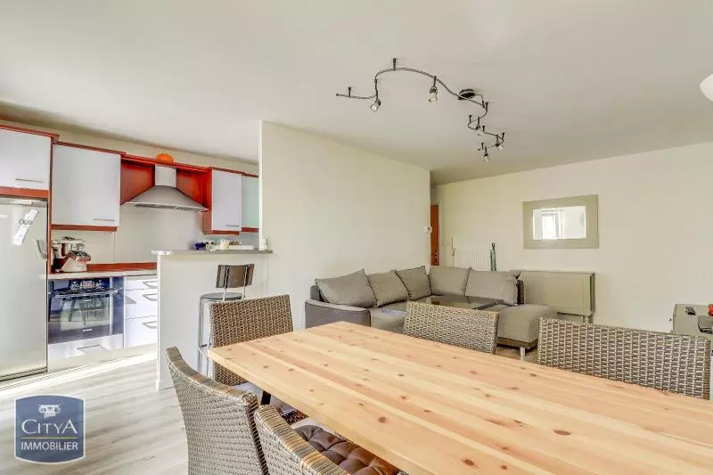 Illustration pour Appartement 3 pièces 65m² Photo Appartement 3 pièces 65m²