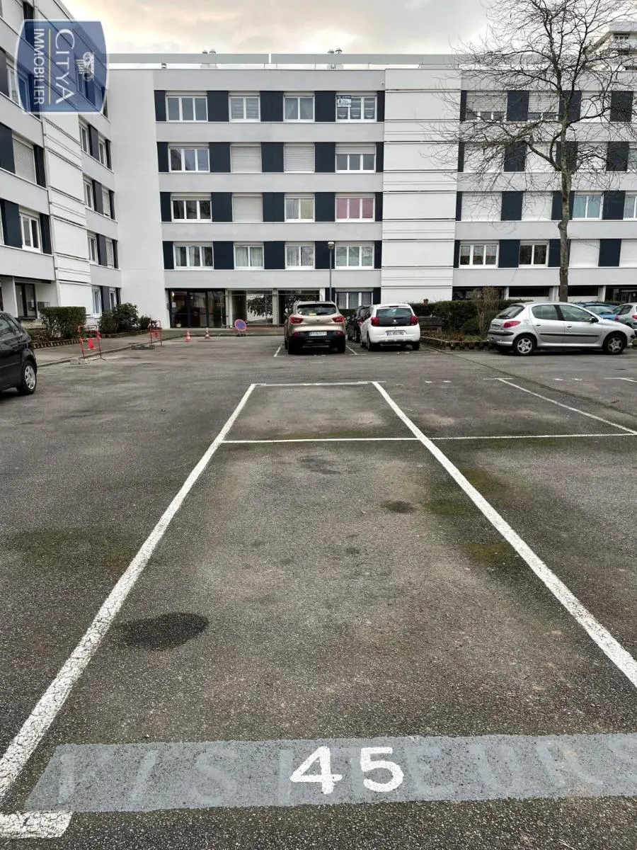 Photo 1 Parking