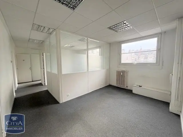 Photo 1 Local Professionnel 96m²