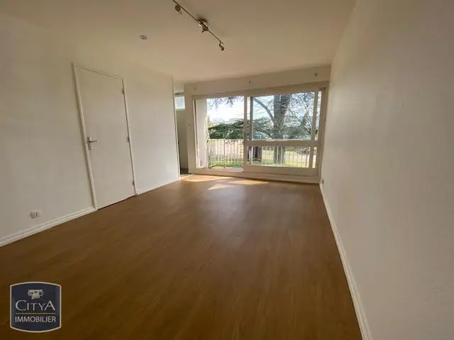 Photo 1 Appartement 1 pièce 29.85m²