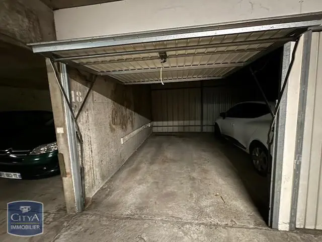 Photo 1 Parking