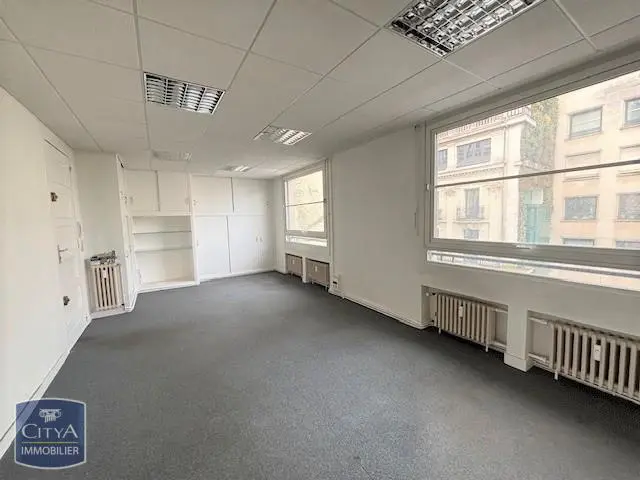 Photo 2 Local Professionnel 96m²