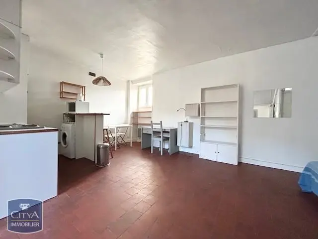 Photo 2 Appartement 1 pièce 31.96m²