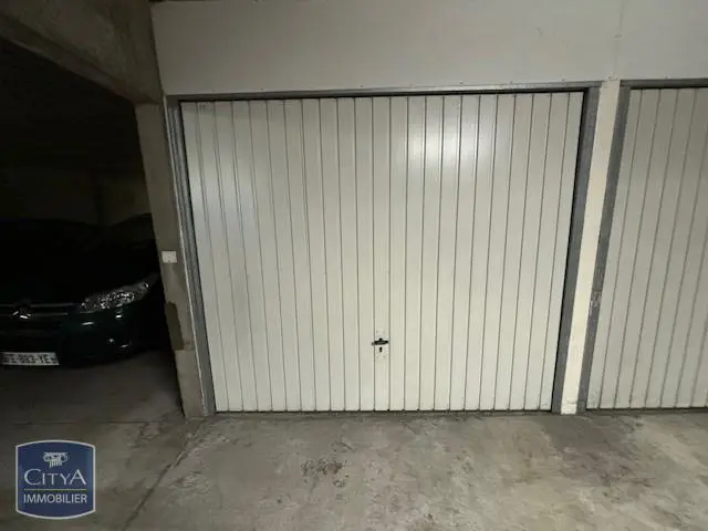 Photo 2 Parking