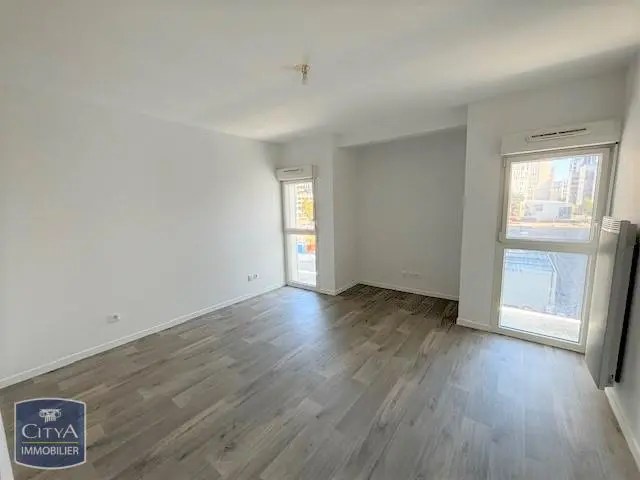 Photo 1 Appartement 1 pièce 25.33m²