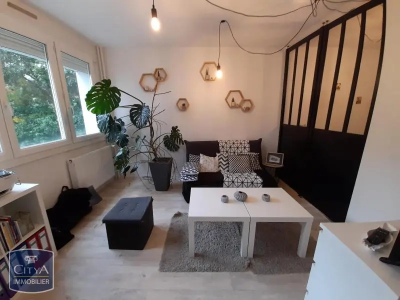 Photo 1 Appartement 1 pièce 32m²