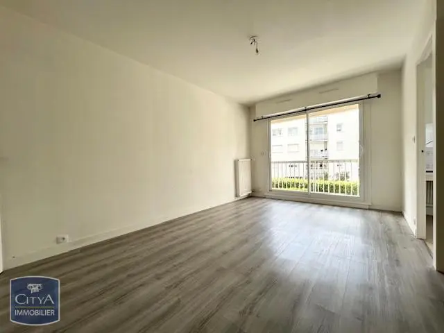 Photo 2 Appartement 1 pièce 32.44m²