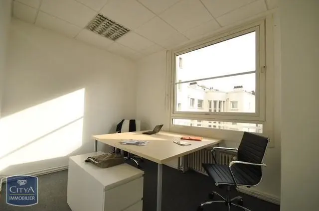 Photo 2 Local Professionnel 96m²