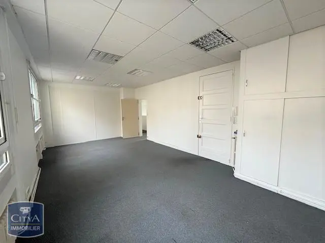 Photo 3 Local Professionnel 96m²