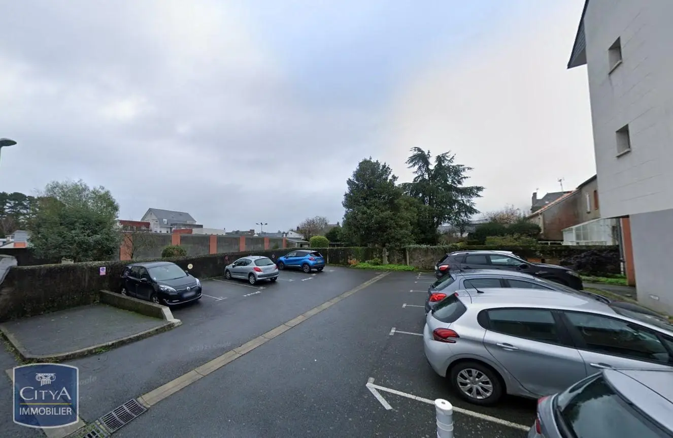 Photo 1 Parking