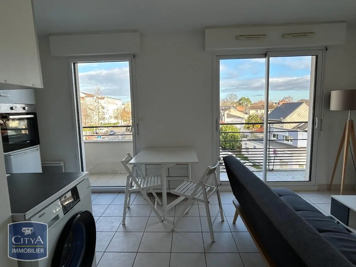 Photo 2 Appartement 1 pièce 24.62m²
