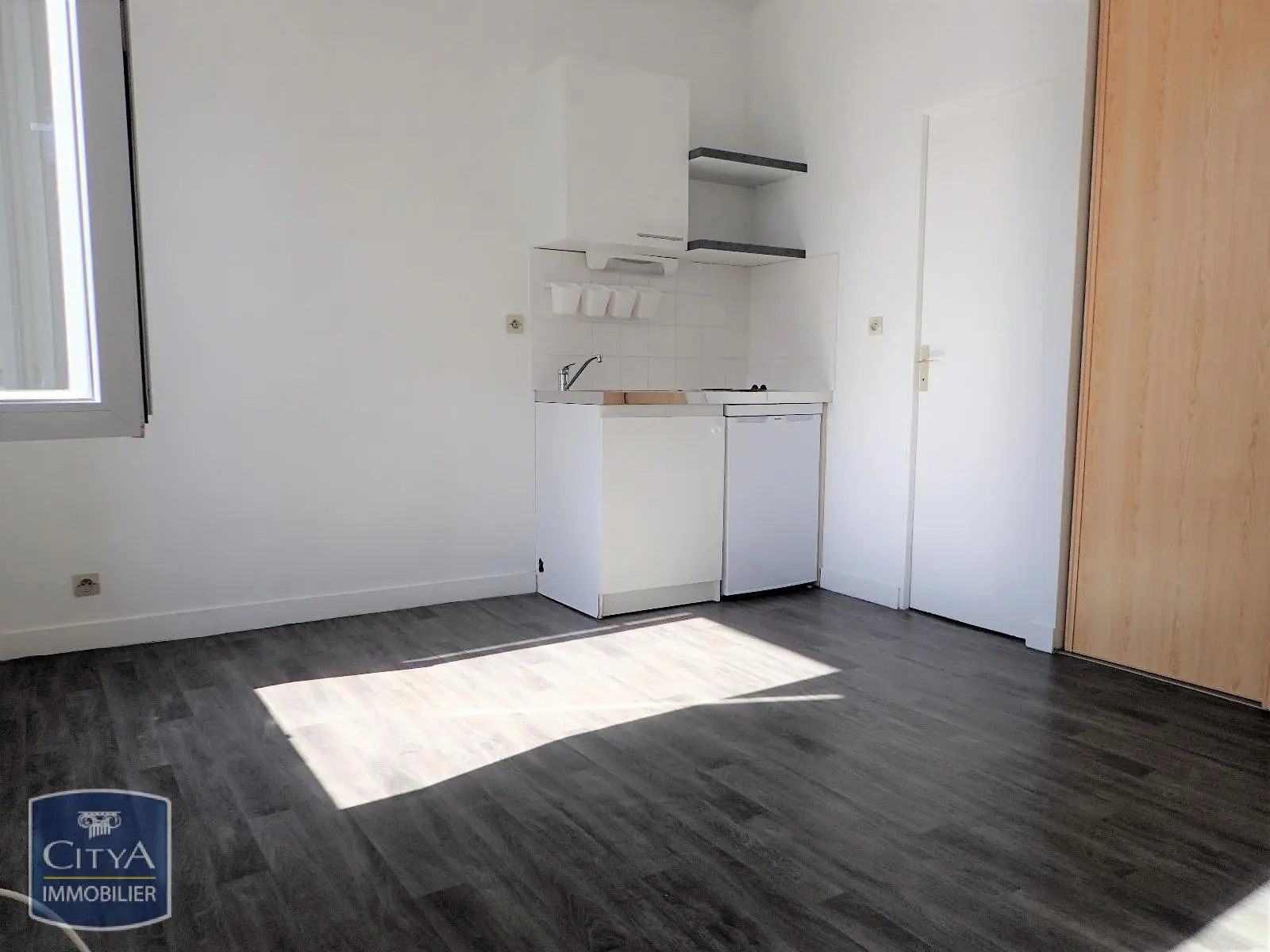 Photo 2 Appartement 1 pièce 18.11m²