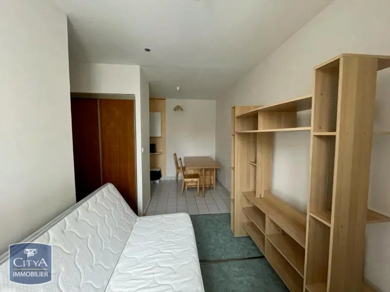 Photo 1 Appartement 1 pièce 18m²