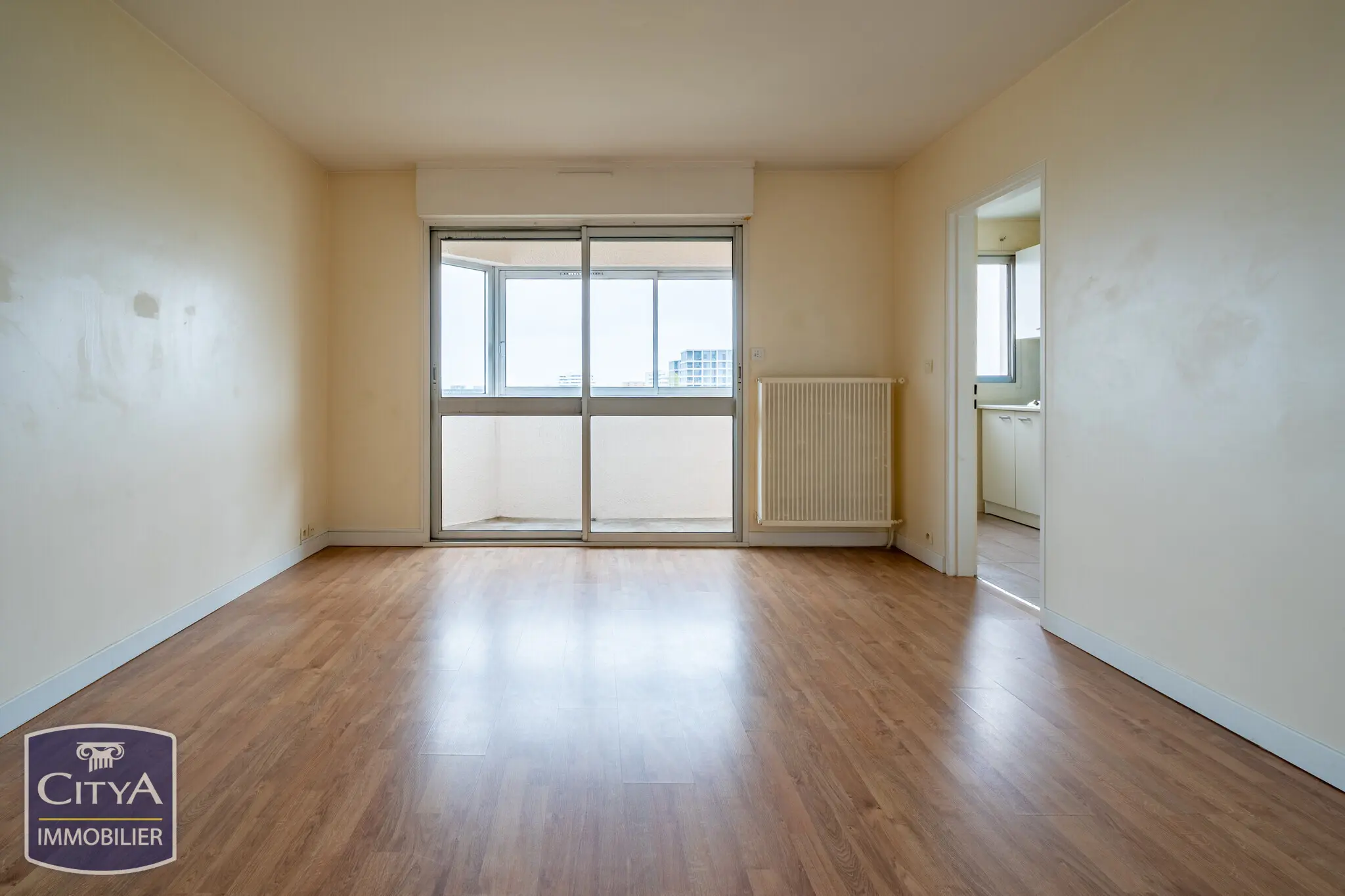 Photo 2 Appartement 1 pièce 28m²