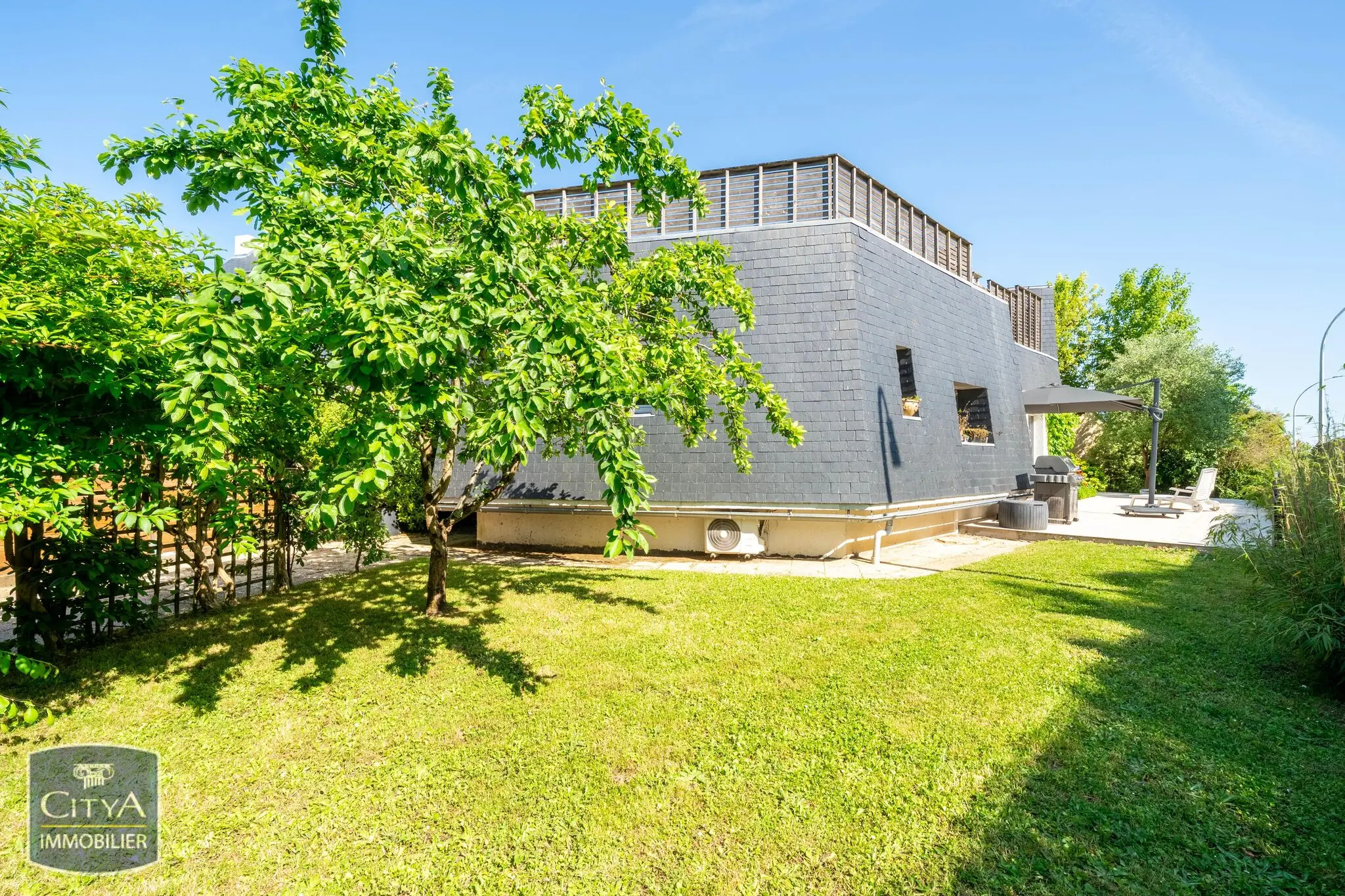 Photo 1 Maison 7 pièces 185m²