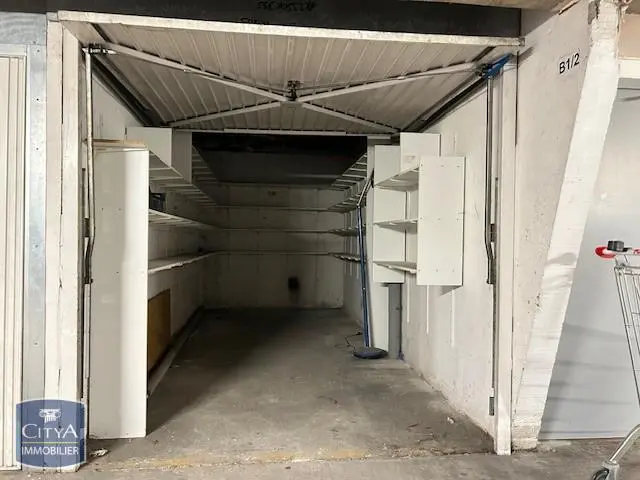 Photo 1 Parking