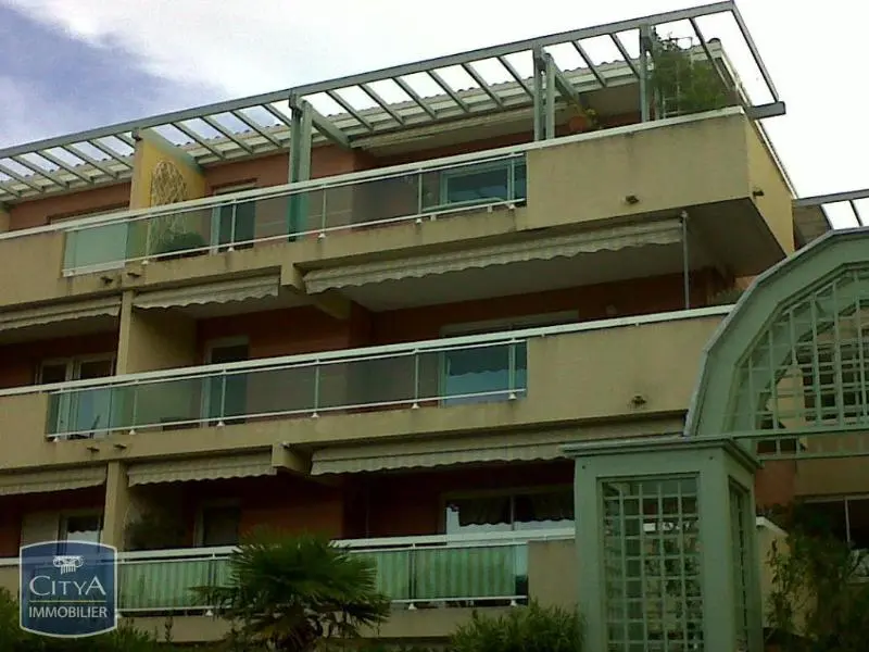 Photo 1 Parking