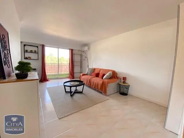 Photo 2 Appartement 1 pièce 30.76m²