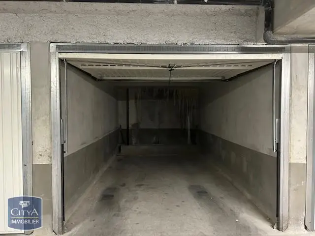 Photo 2 Parking