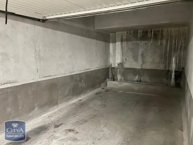 Photo 3 Parking