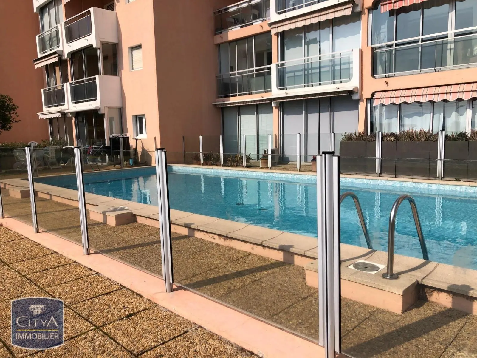 Photo 2 Appartement 1 pièce 25m²