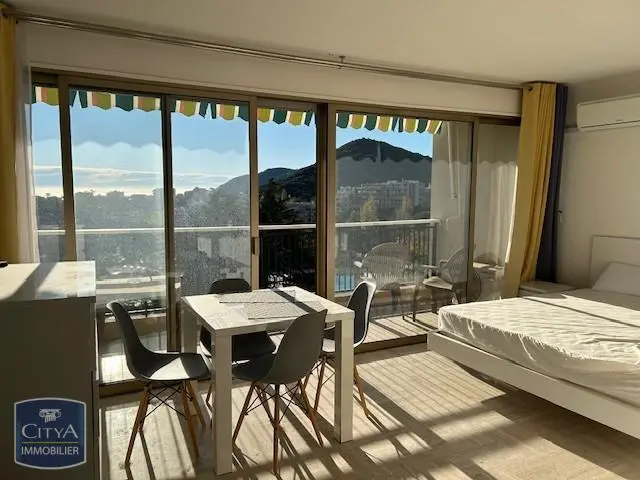 Photo 2 Appartement 1 pièce 27m²