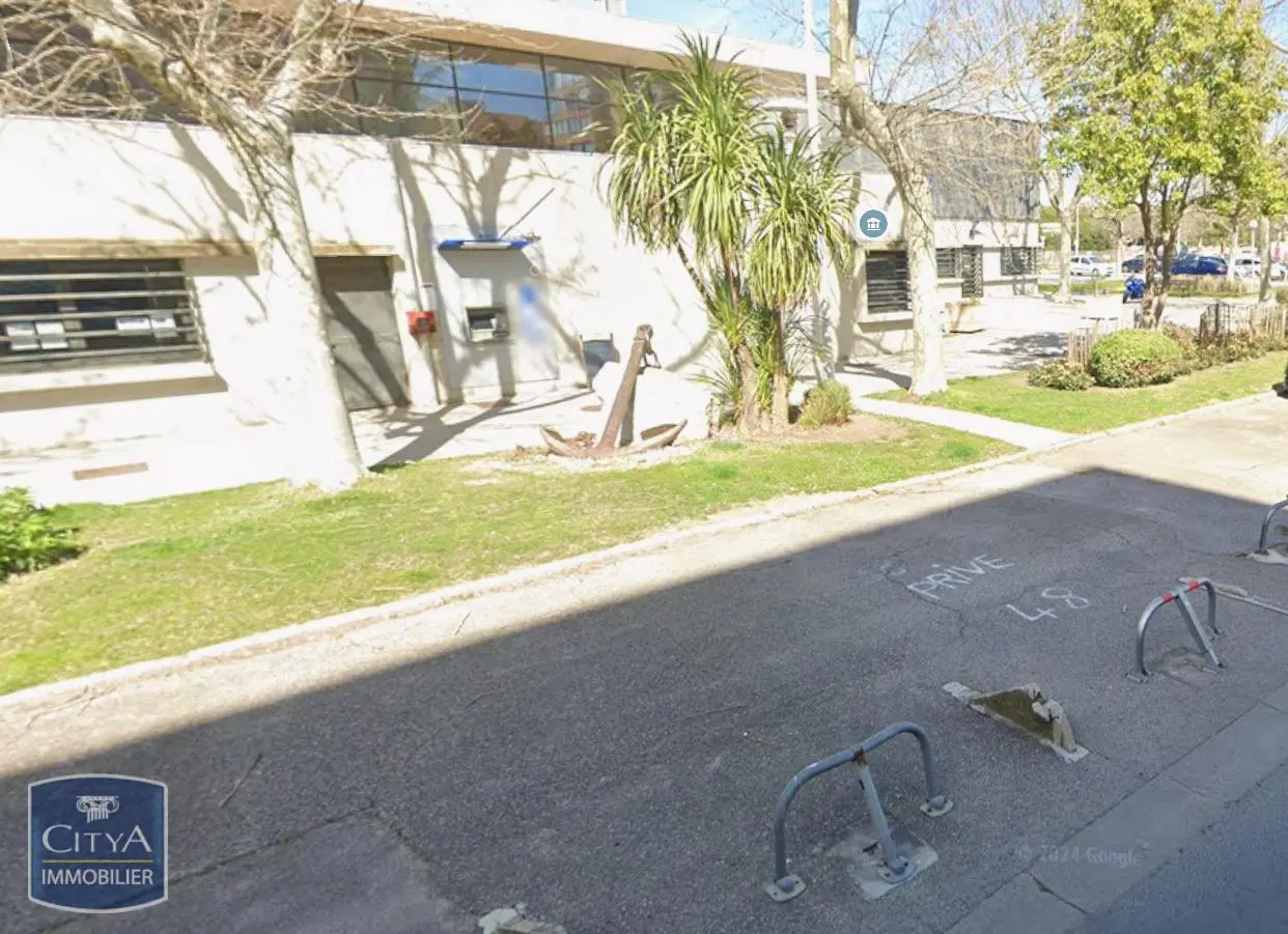 Photo 1 Parking