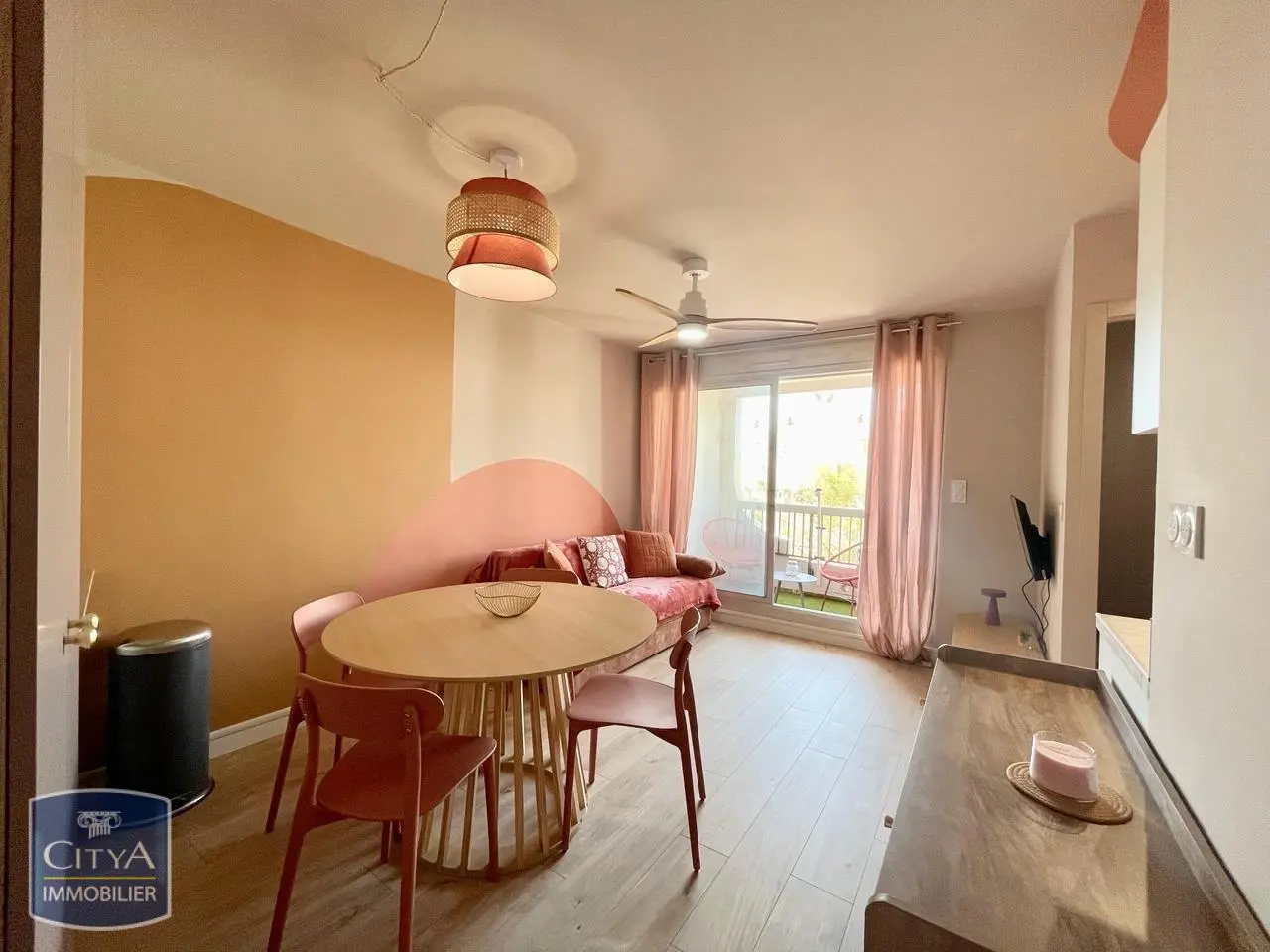 Photo 2 Appartement 1 pièce 24m²