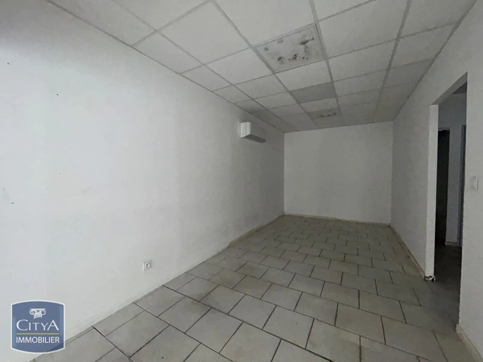 Photo 3 Local Commercial 127.15m²