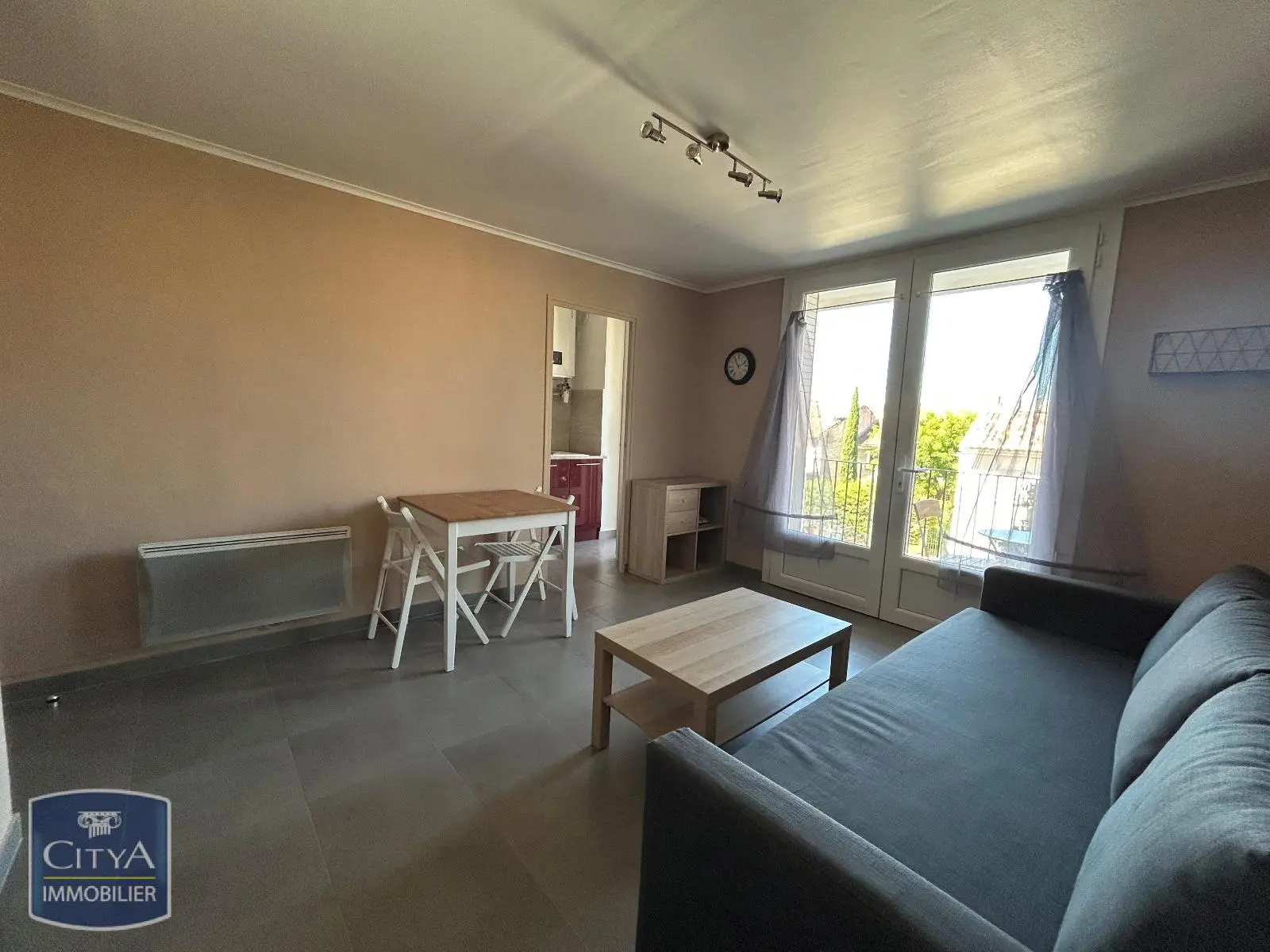 Photo 2 Appartement 1 pièce 24.5m²
