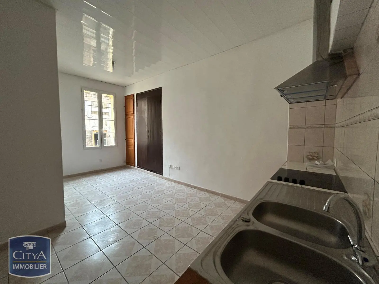Photo 1 Appartement 1 pièce 28.43m²