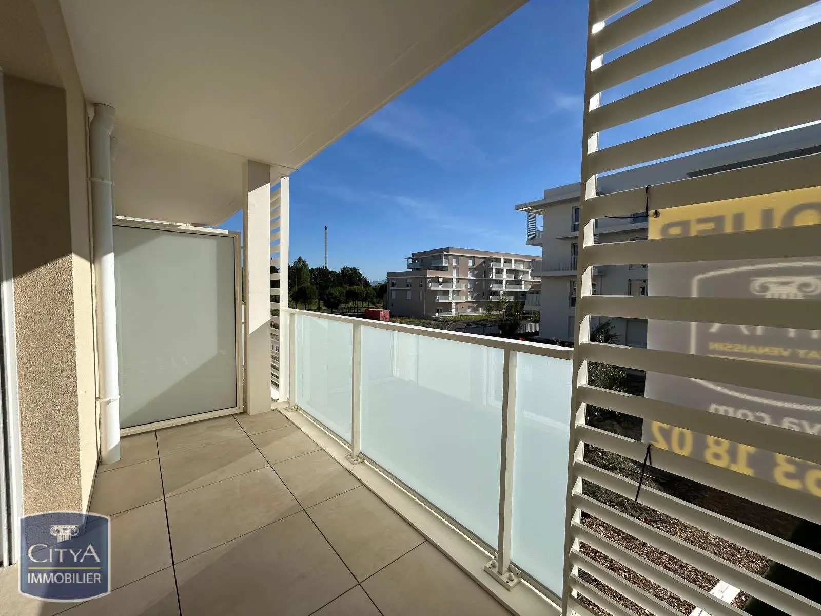 Photo 1 Appartement 1 pièce 28.01m²