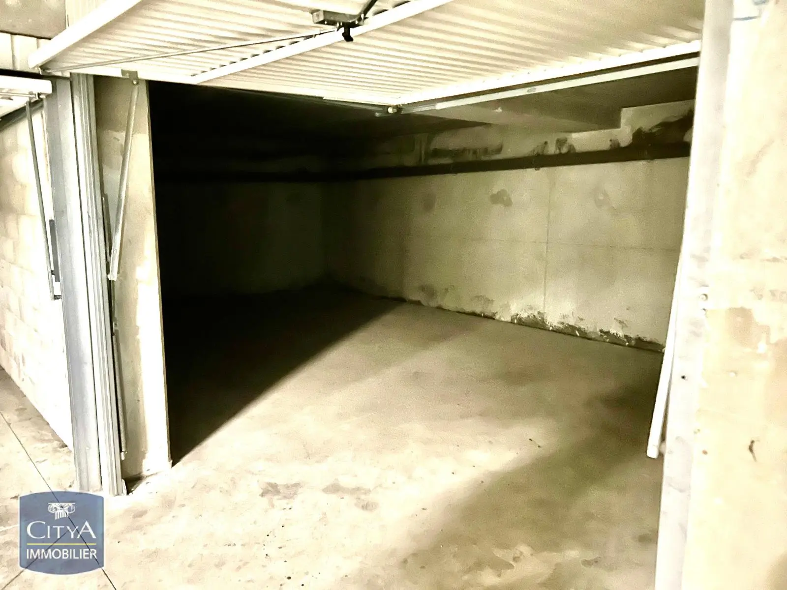 Photo 2 Parking 40m²