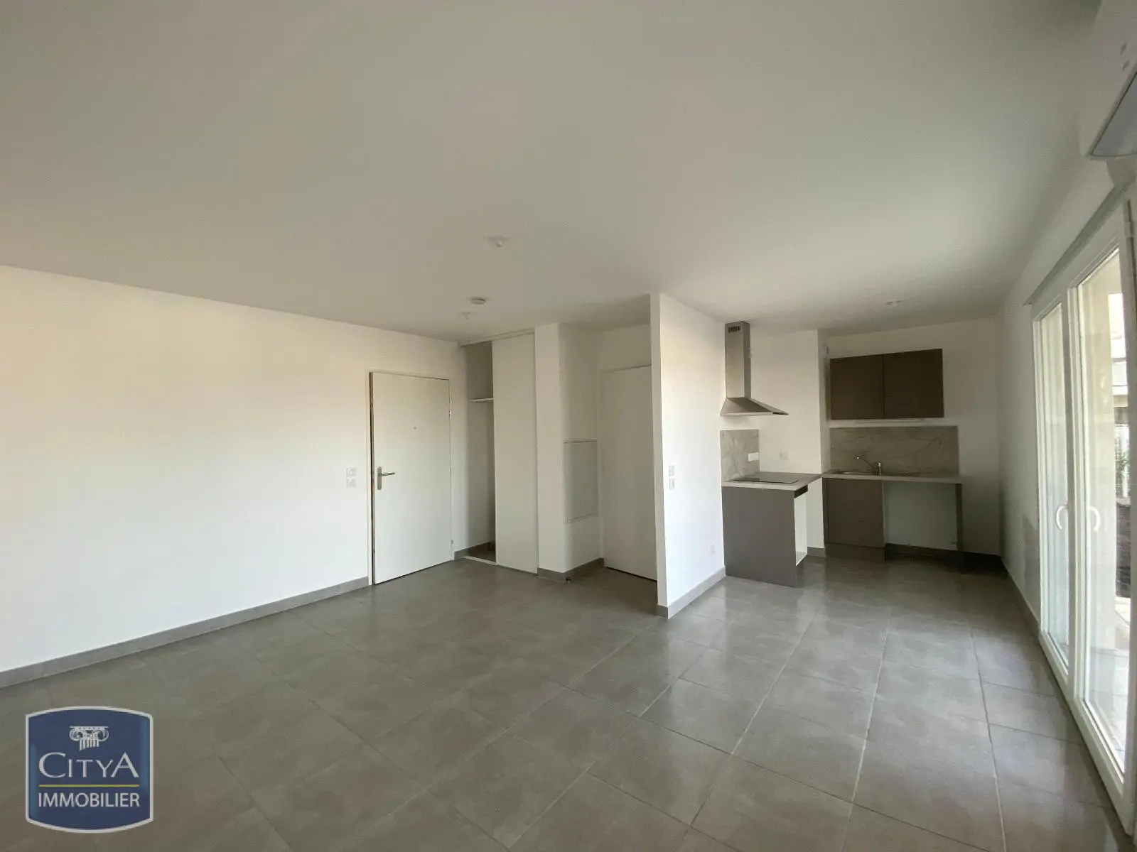 Photo 1 Appartement 1 pièce 32.17m²