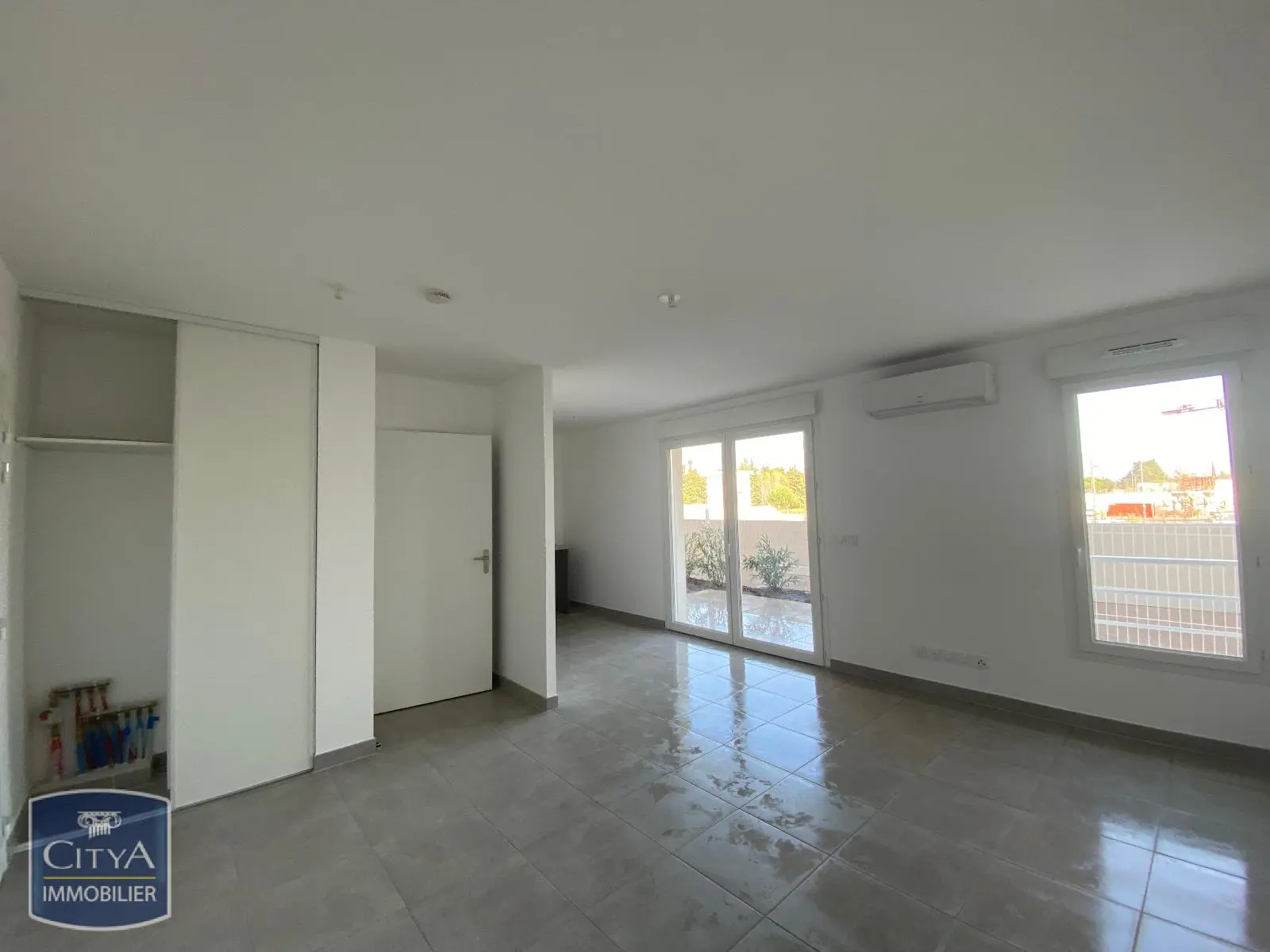 Photo 2 Appartement 1 pièce 32.17m²