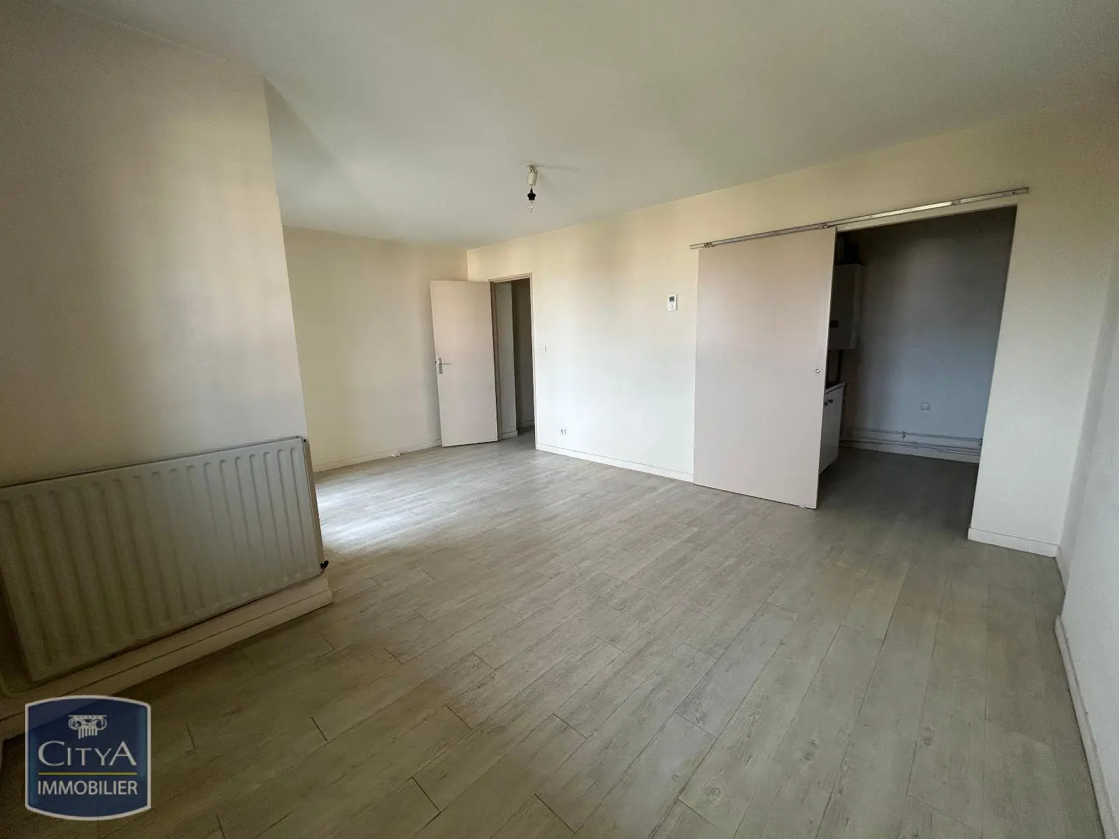 Photo 2 Appartement 1 pièce 30.99m²