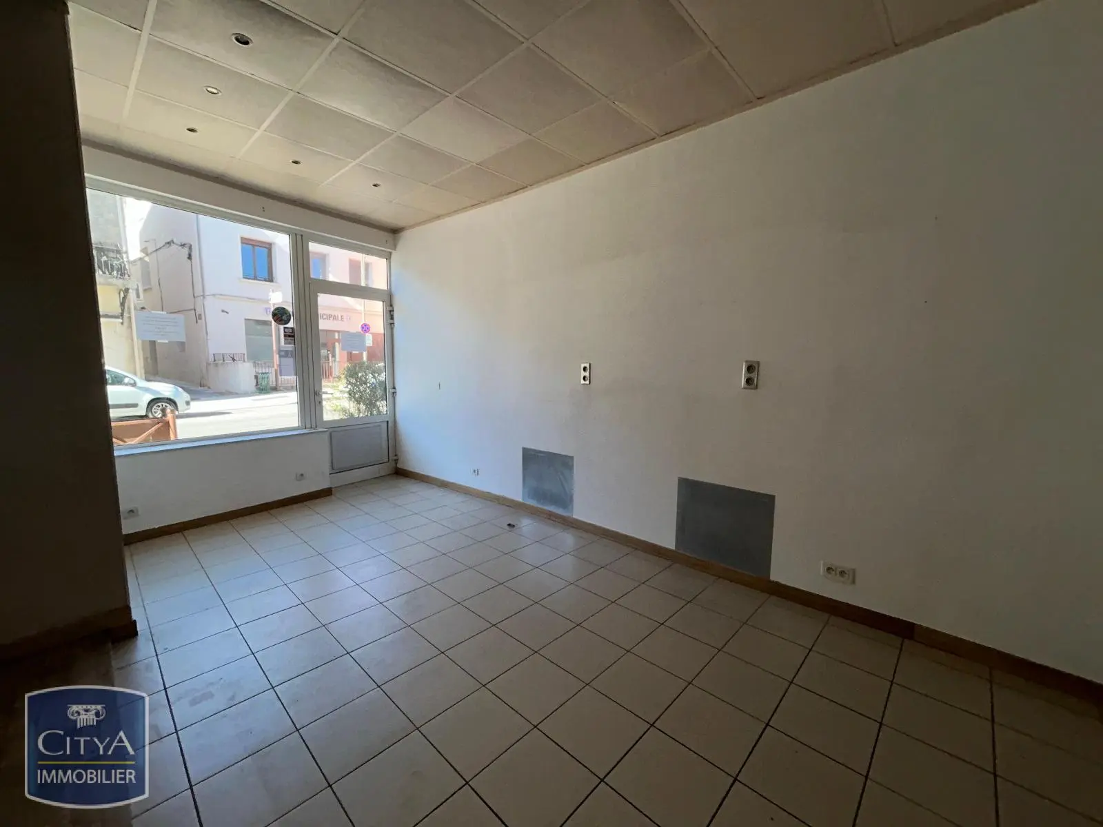 Photo 4 Local Commercial