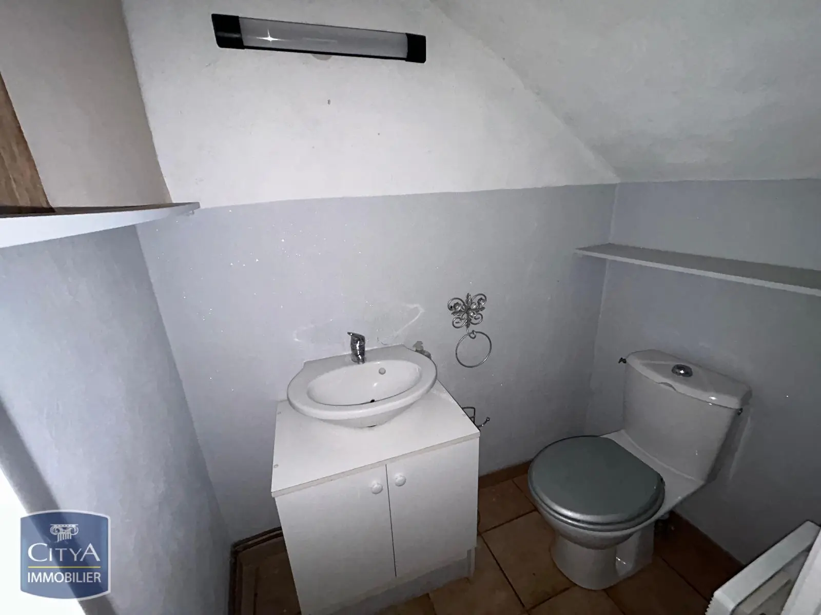 Photo 6 Local Commercial