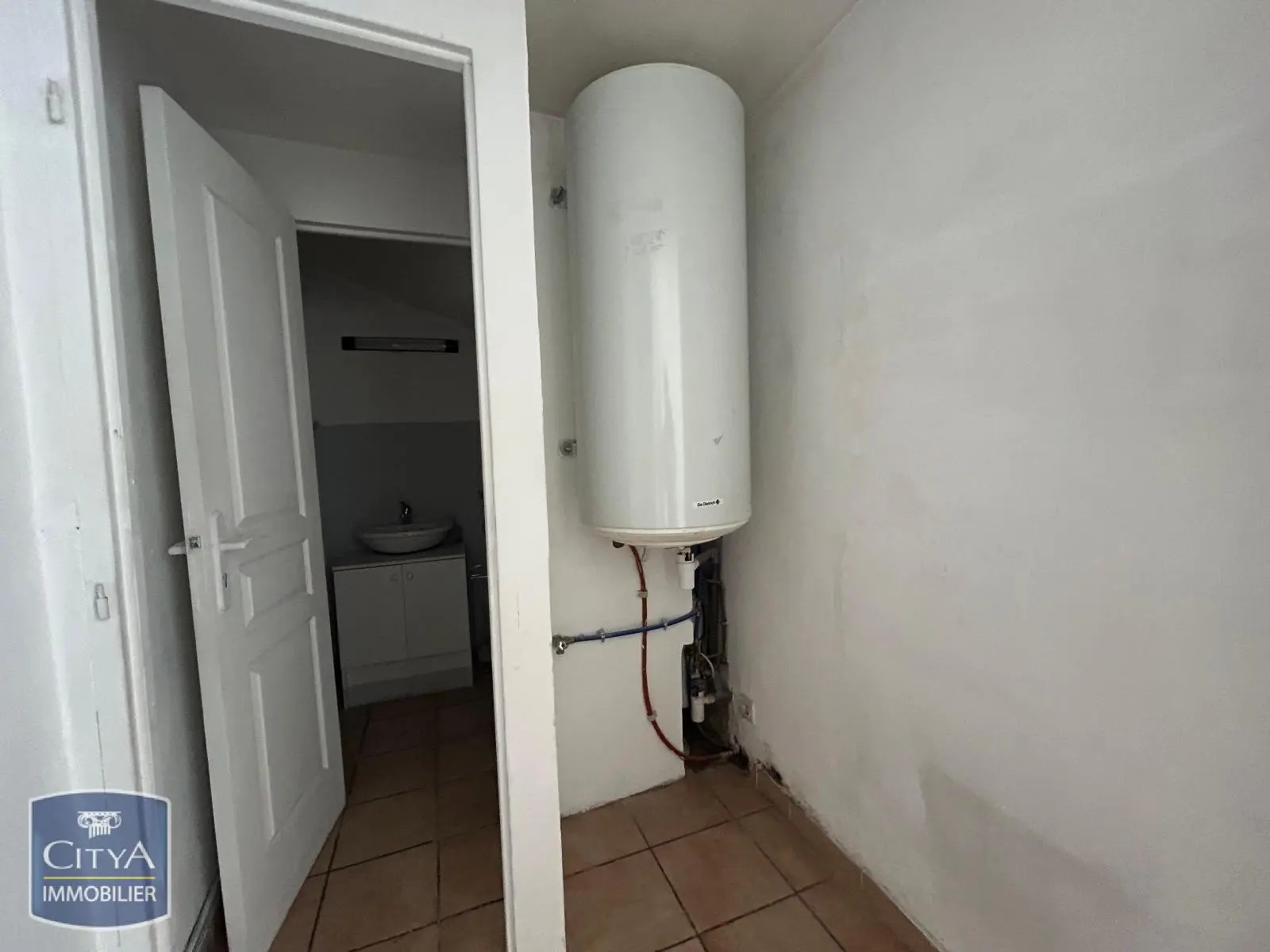 Photo 5 Local Commercial