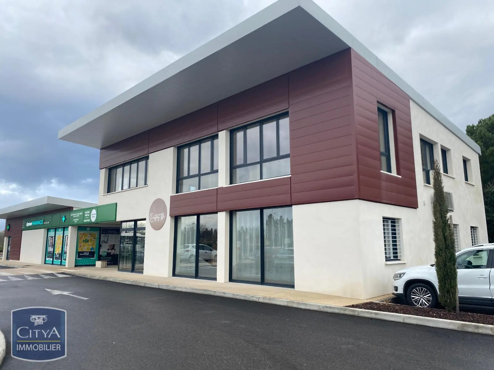 Photo Local Commercial 173m²