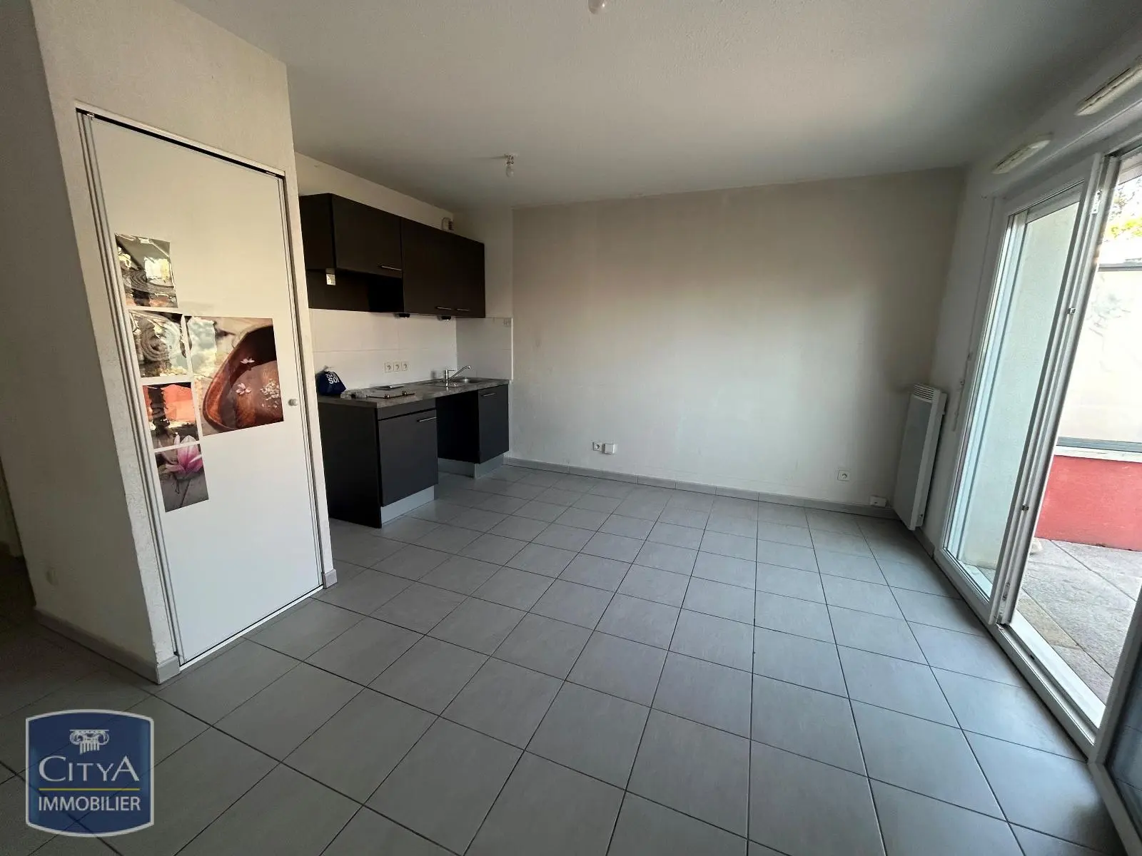 Photo 1 Appartement 1 pièce 27.88m²