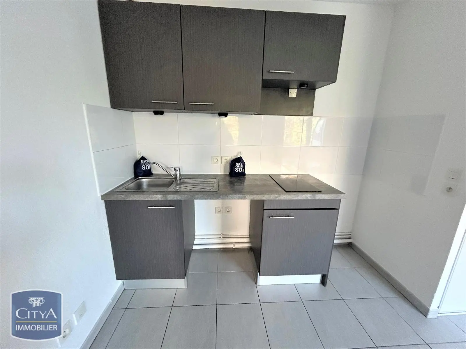 Photo 2 Appartement 1 pièce 28.05m²