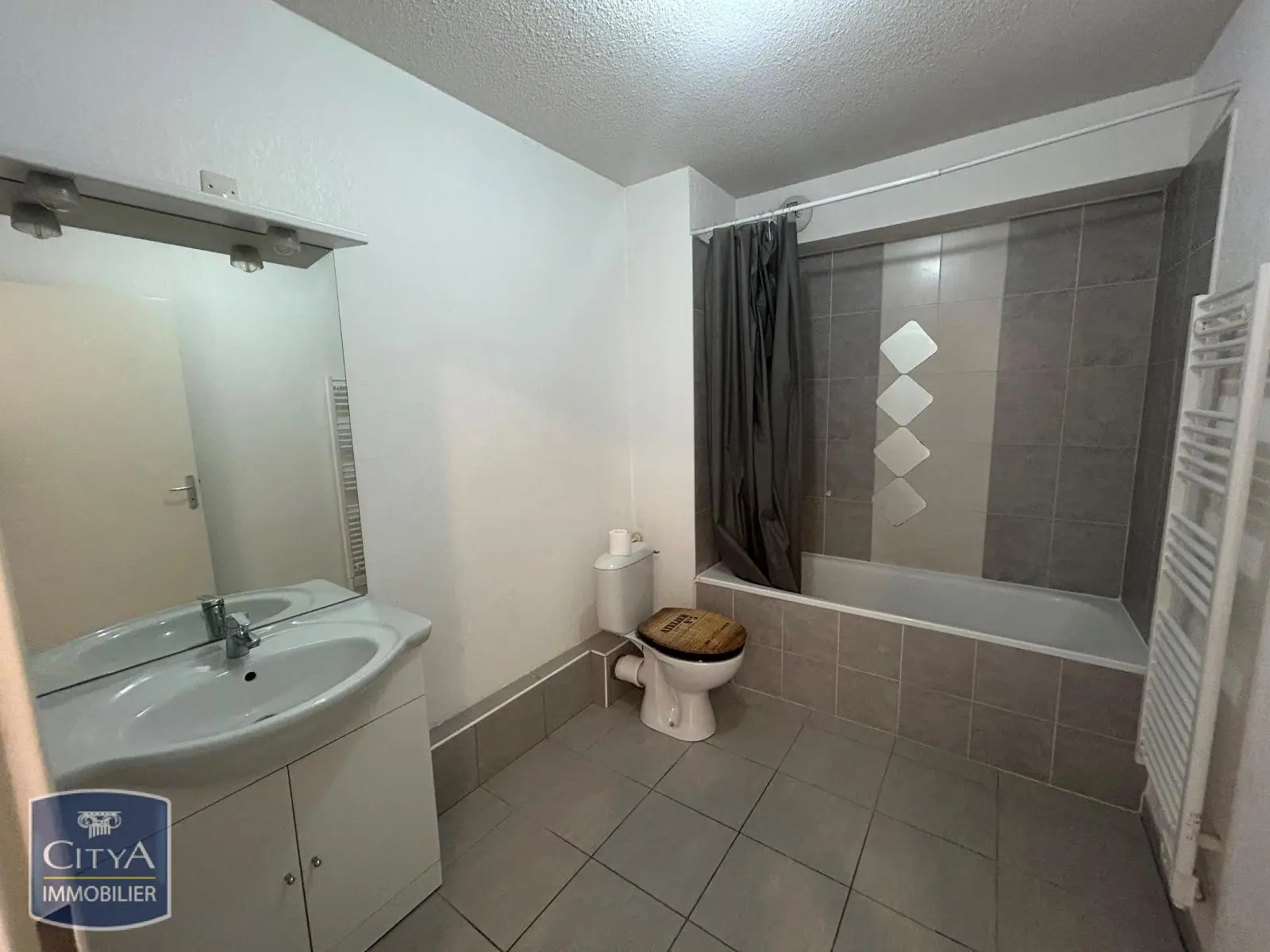 Photo 2 Appartement 1 pièce 27.88m²