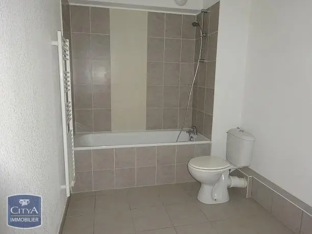 Photo 1 Appartement 1 pièce 27.88m²